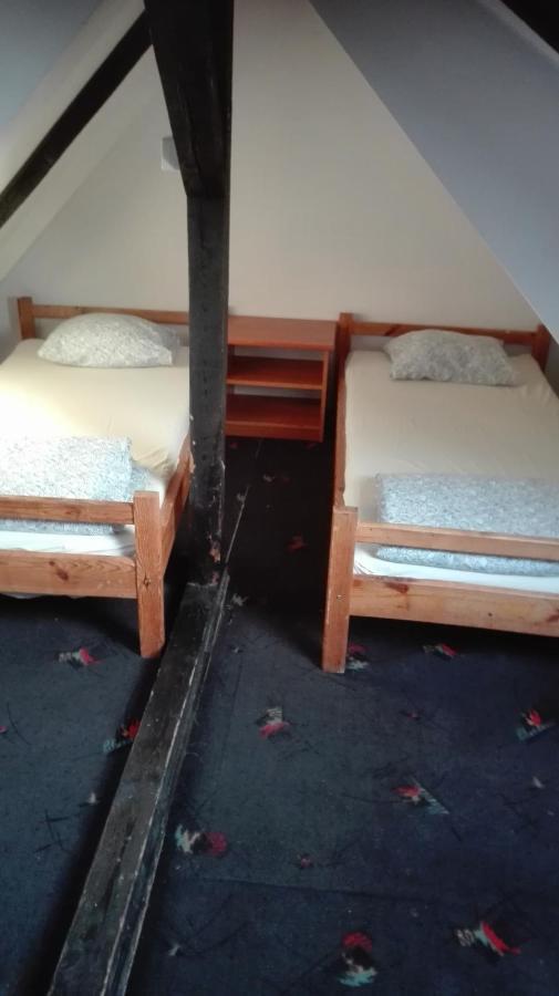 Apartamenty, Pokoje, Noclegi Pracownicze " Skarpa" Wilkasy Kültér fotó