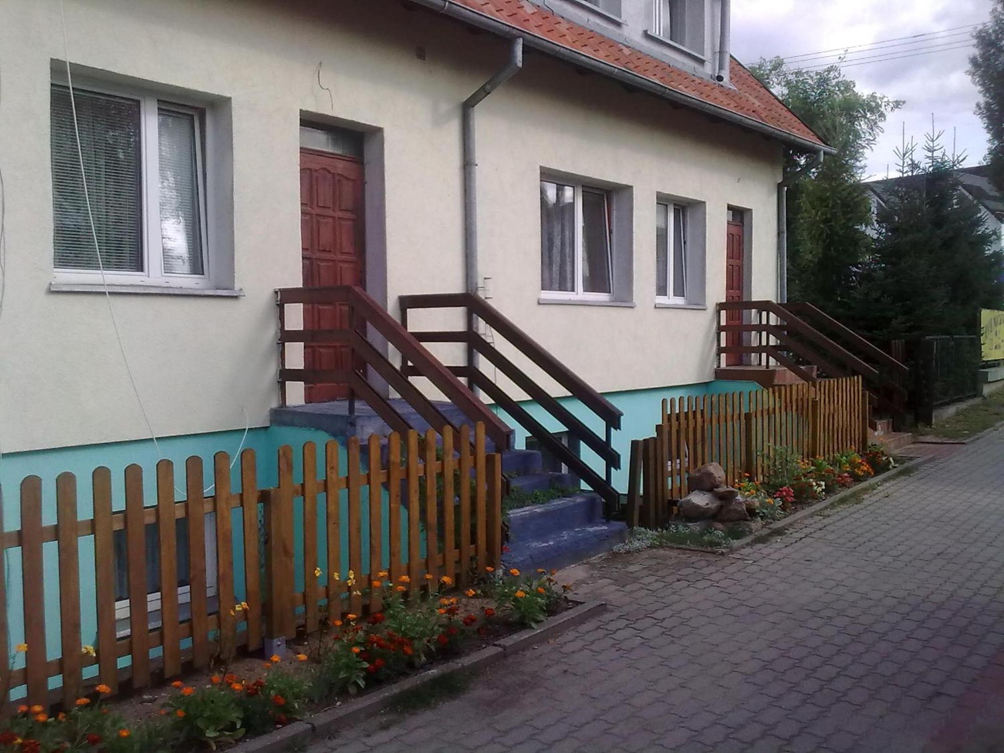 Apartamenty, Pokoje, Noclegi Pracownicze " Skarpa" Wilkasy Kültér fotó