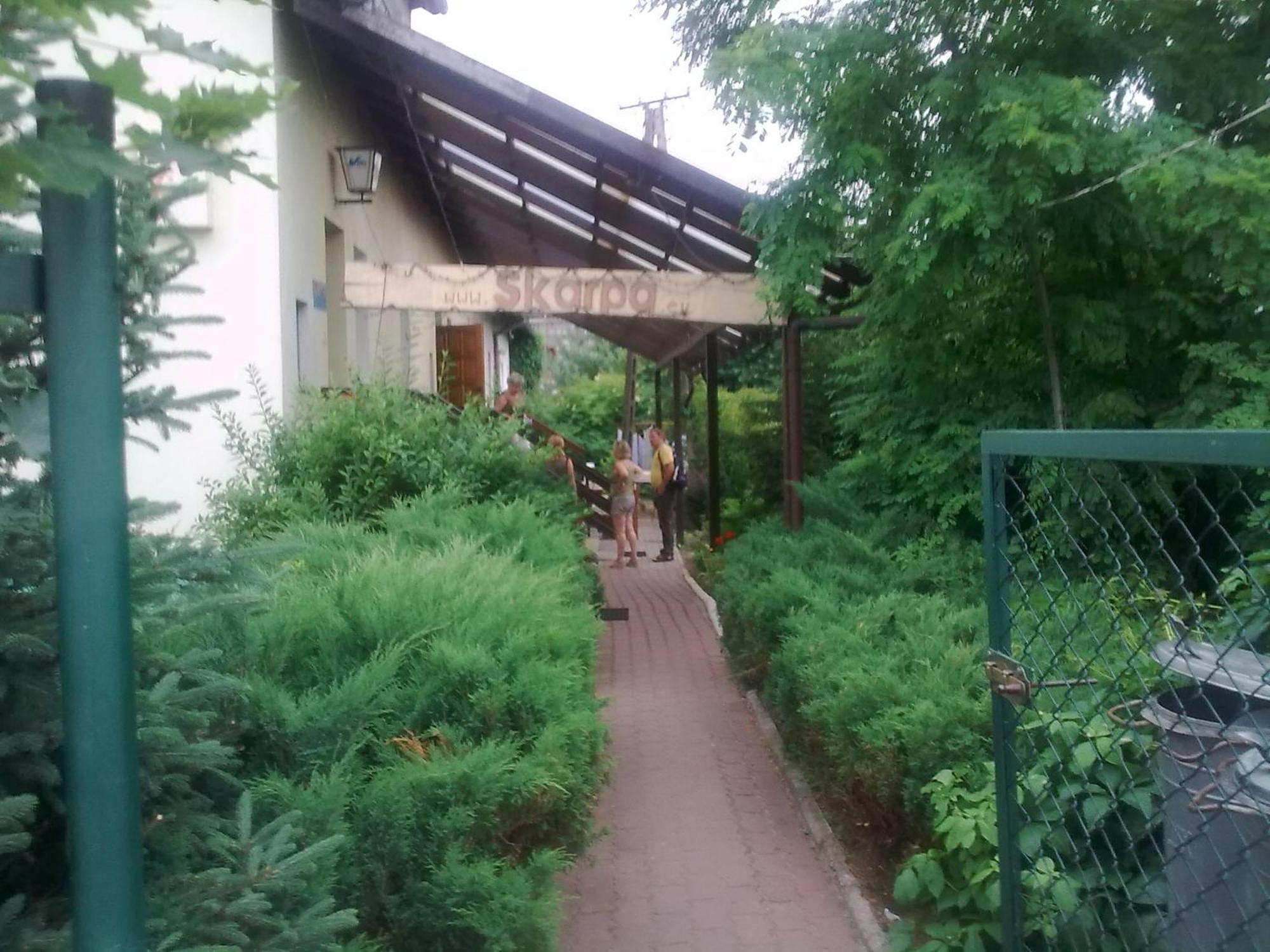 Apartamenty, Pokoje, Noclegi Pracownicze " Skarpa" Wilkasy Kültér fotó