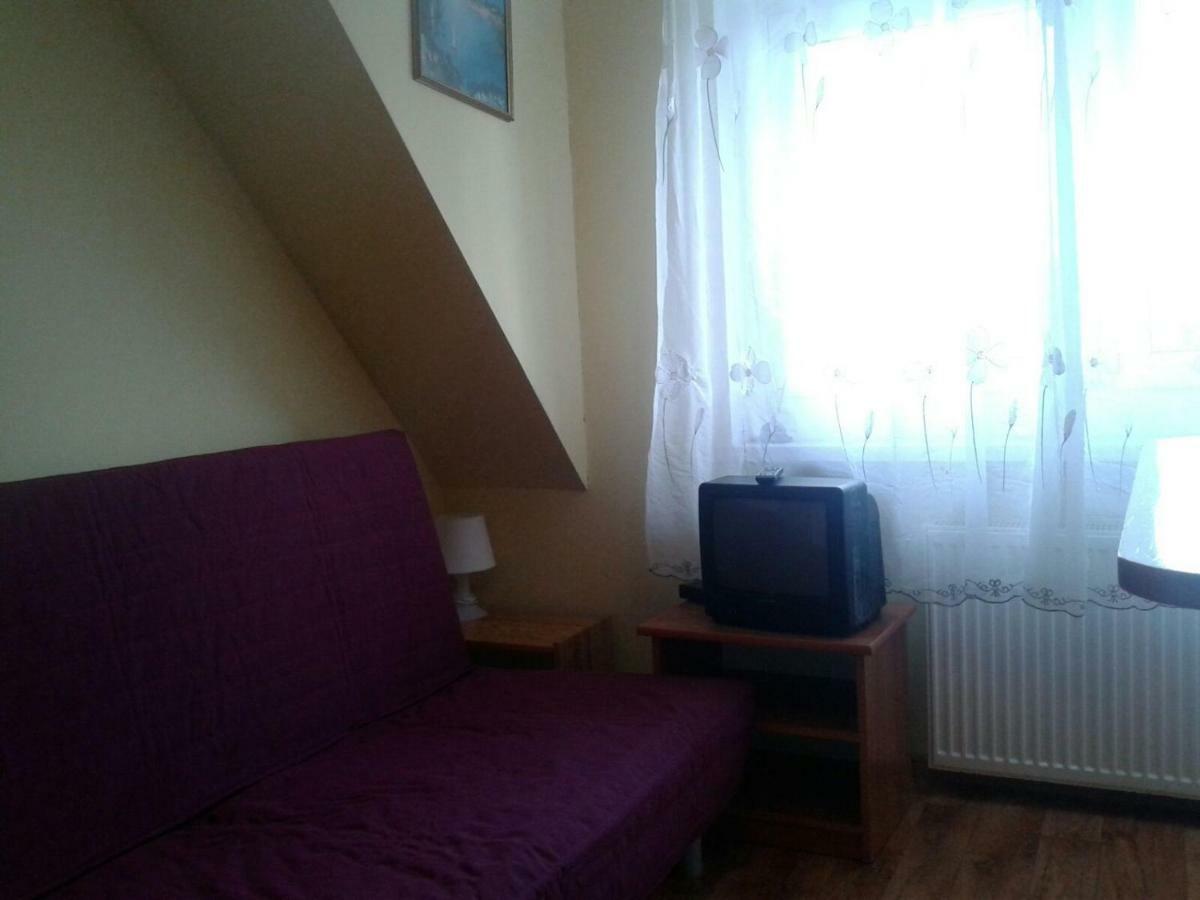 Apartamenty, Pokoje, Noclegi Pracownicze " Skarpa" Wilkasy Kültér fotó