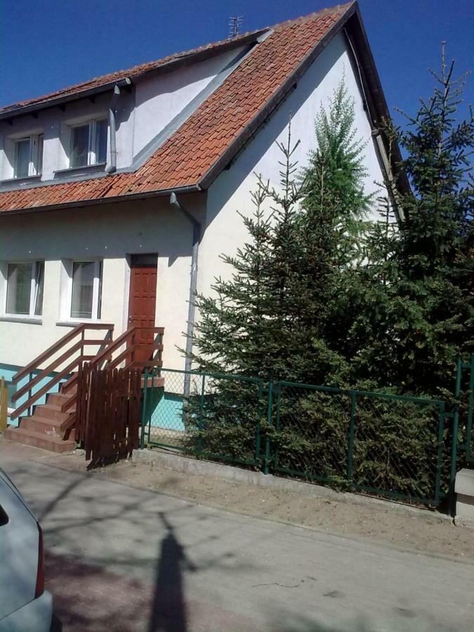 Apartamenty, Pokoje, Noclegi Pracownicze " Skarpa" Wilkasy Kültér fotó