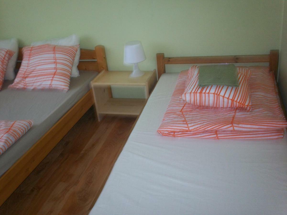 Apartamenty, Pokoje, Noclegi Pracownicze " Skarpa" Wilkasy Kültér fotó